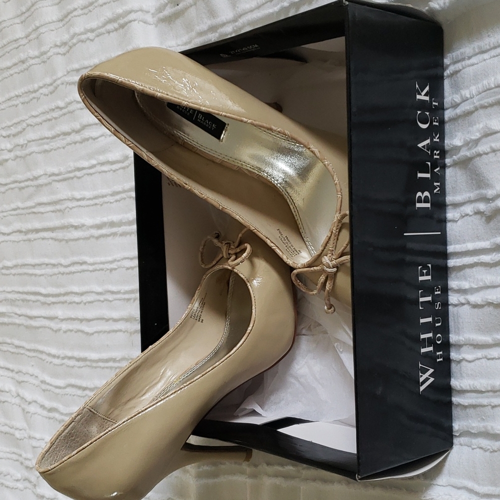 White house black market size 9 beige shoes